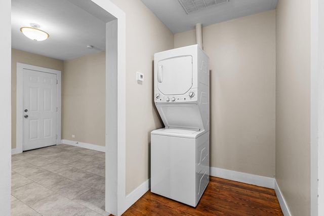 409 E Austin Street, Bellville, TX 77418