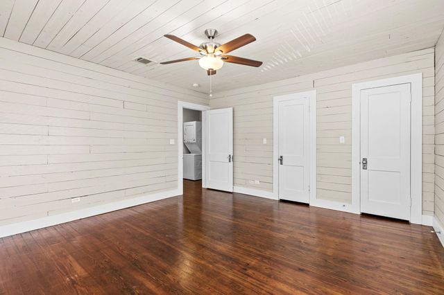 409 E Austin Street, Bellville, TX 77418