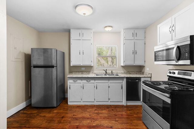 409 E Austin Street, Bellville, TX 77418