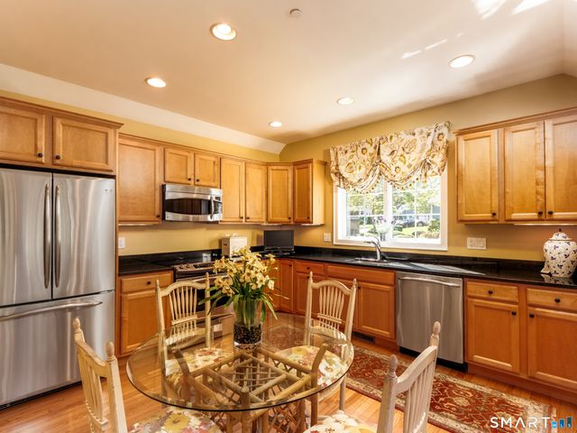 101 Sunrise Hill Circle 101, Orange, CT 06477