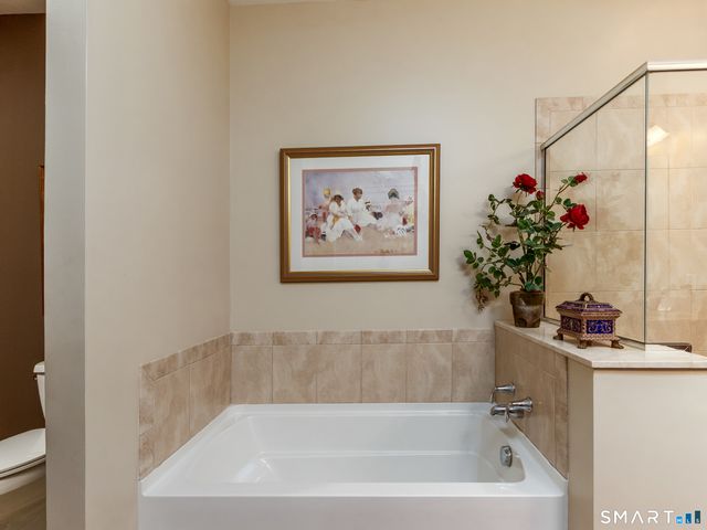 101 Sunrise Hill Circle 101, Orange, CT 06477