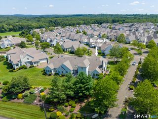 101 Sunrise Hill Circle 101, Orange, CT 06477
