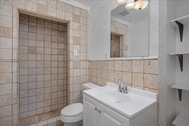 2202 BROOK Avenue, Amarillo, TX 79107