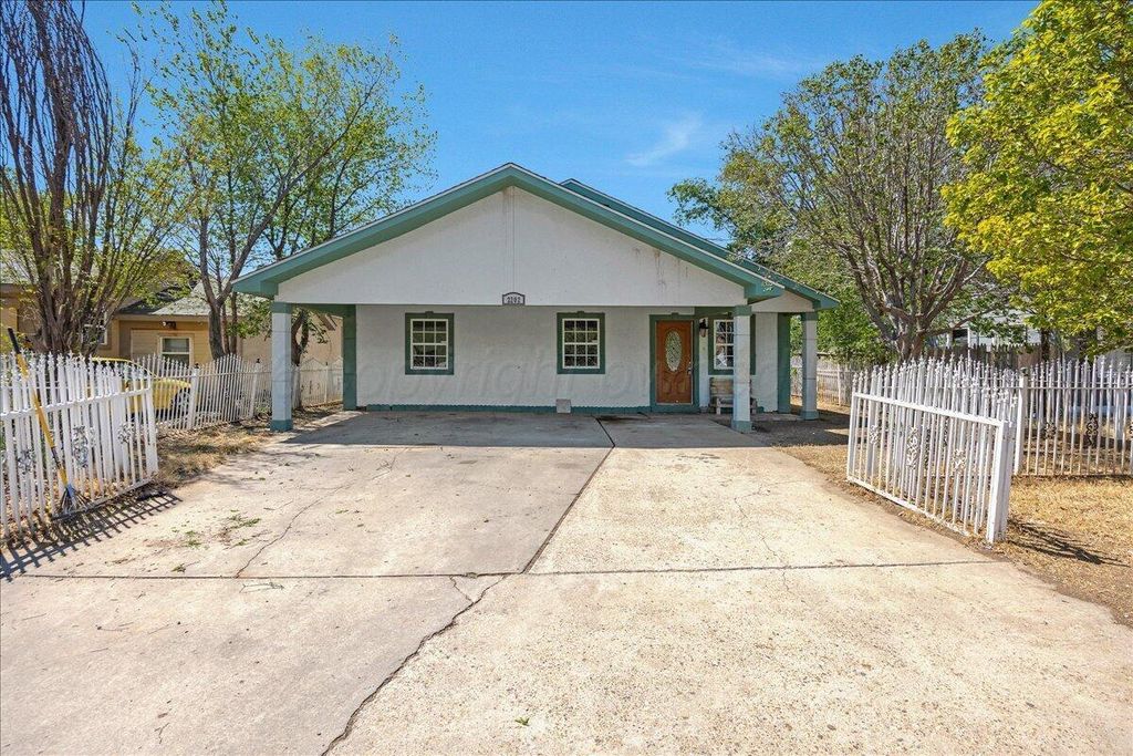 2202 BROOK Avenue, Amarillo, TX 79107