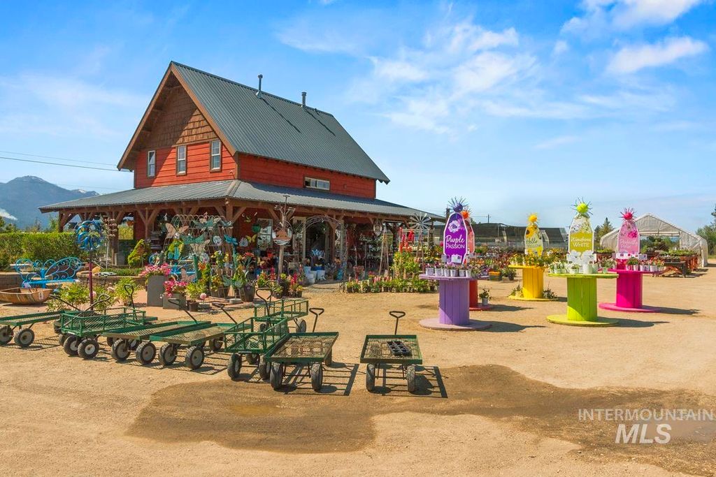 12 Alpha Lane, Cascade, ID 83611 photo 3