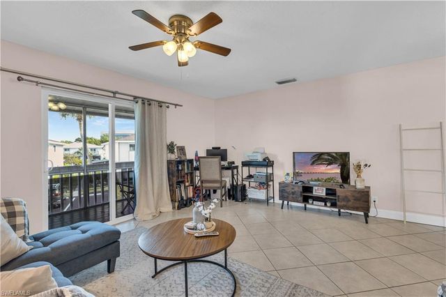 3284 Royal Canadian TRCE 4, Fort Myers, FL 33907