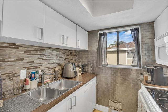 3284 Royal Canadian TRCE 4, Fort Myers, FL 33907