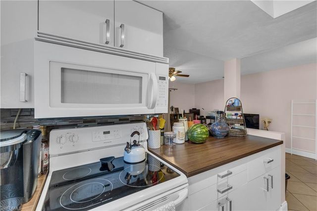 3284 Royal Canadian TRCE 4, Fort Myers, FL 33907