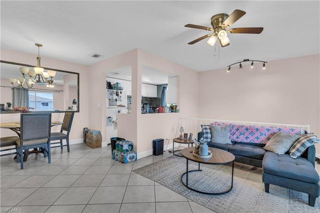3284 Royal Canadian TRCE 4, Fort Myers, FL 33907
