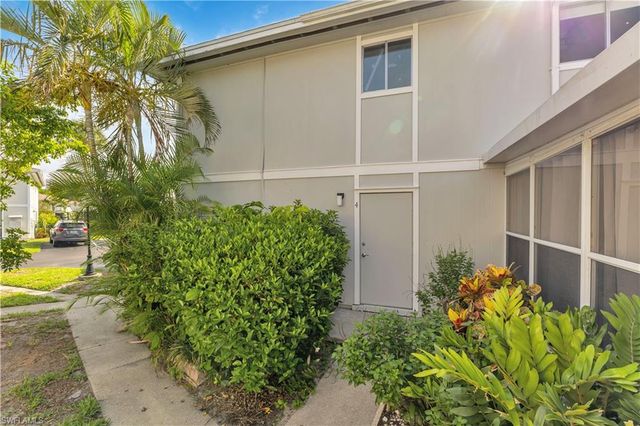 3284 Royal Canadian TRCE 4, Fort Myers, FL 33907