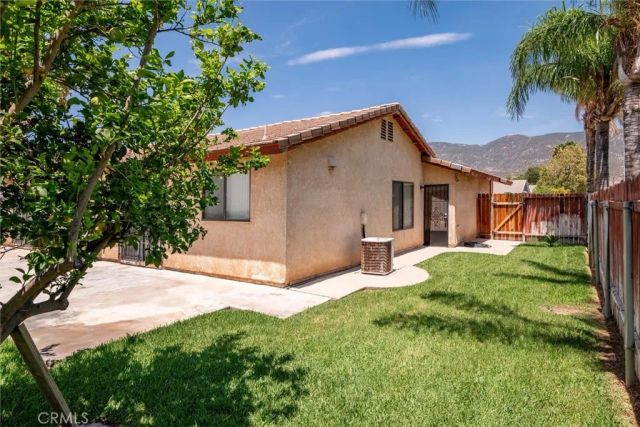 1539 Teton, San Bernardino, CA 92407
