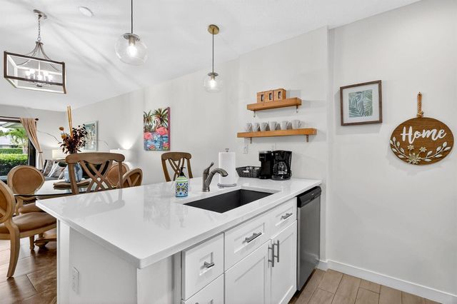 227 Club Drive, Palm Beach Gardens, FL 33418