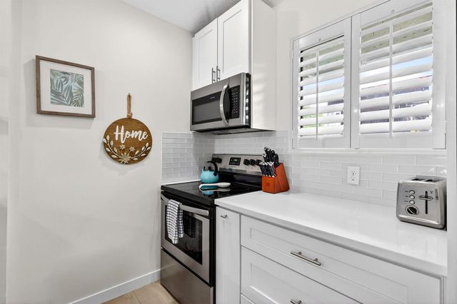 227 Club Drive, Palm Beach Gardens, FL 33418
