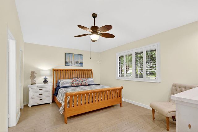 227 Club Drive, Palm Beach Gardens, FL 33418
