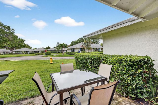 227 Club Drive, Palm Beach Gardens, FL 33418