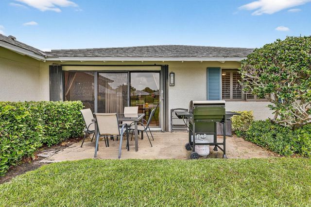 227 Club Drive, Palm Beach Gardens, FL 33418