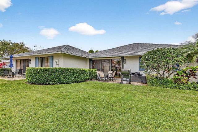 227 Club Drive, Palm Beach Gardens, FL 33418