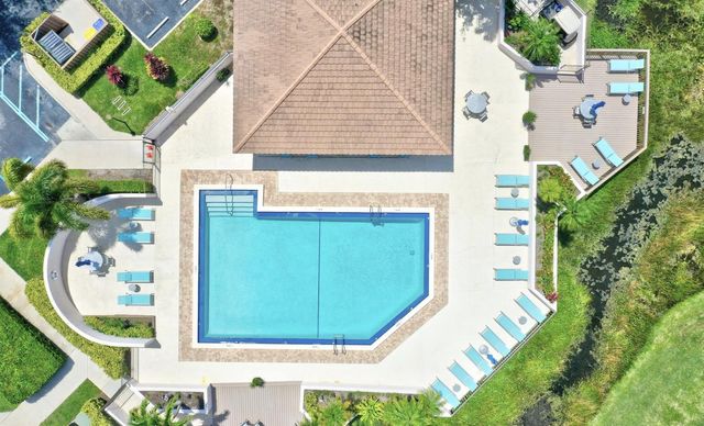 227 Club Drive, Palm Beach Gardens, FL 33418