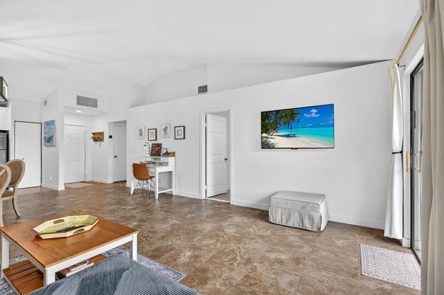 227 Club Drive, Palm Beach Gardens, FL 33418