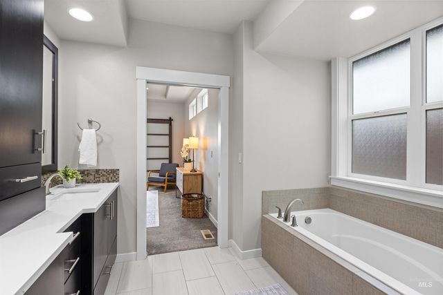 4775 S Spotted Horse Ave, Boise, ID 83716