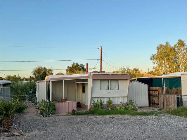745 Swan Drive, Bullhead City, AZ 86442