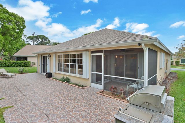 226 Moccasin Trail W, Jupiter, FL 33458