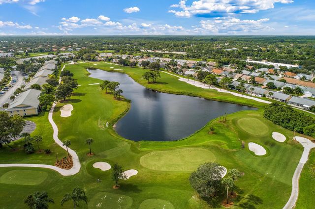 226 Moccasin Trail W, Jupiter, FL 33458