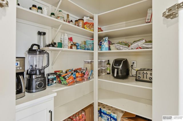12357 Cooper Street, Papillion, NE 68046