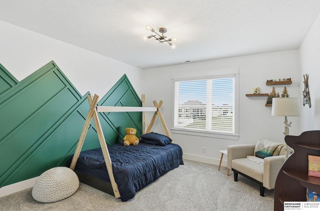 12357 Cooper Street, Papillion, NE 68046