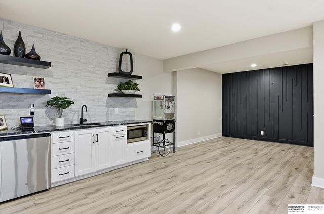 12357 Cooper Street, Papillion, NE 68046
