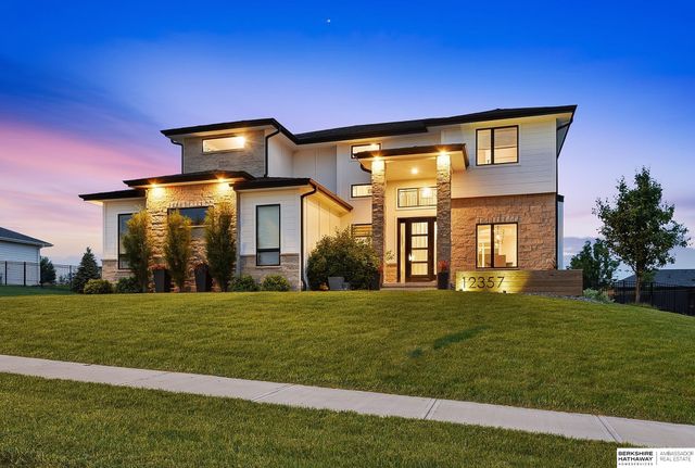 12357 Cooper Street, Papillion, NE 68046