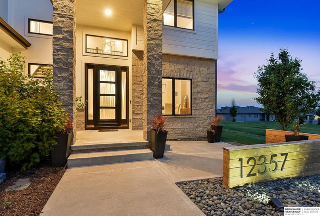 12357 Cooper Street, Papillion, NE 68046