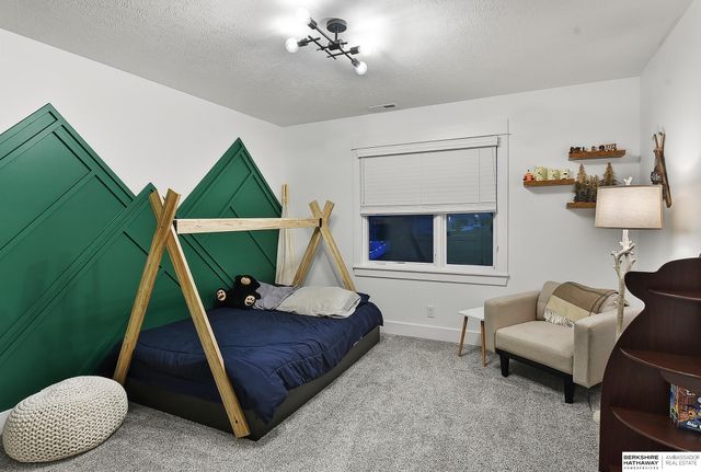 12357 Cooper Street, Papillion, NE 68046