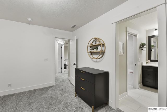 12357 Cooper Street, Papillion, NE 68046