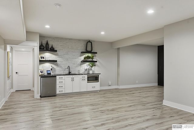 12357 Cooper Street, Papillion, NE 68046