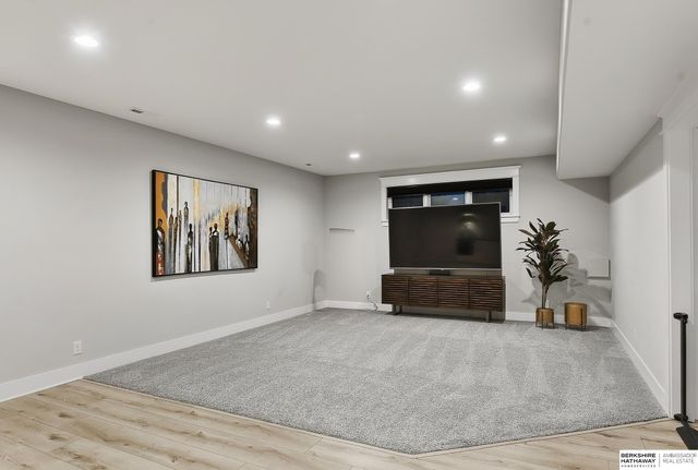 12357 Cooper Street, Papillion, NE 68046