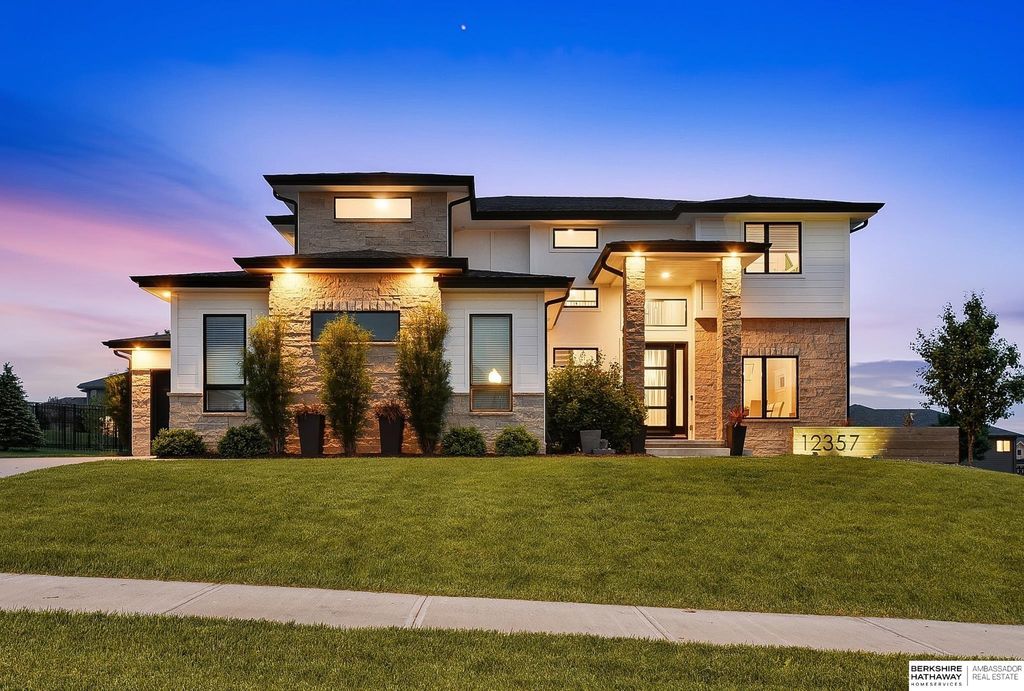 12357 Cooper Street, Papillion, NE 68046