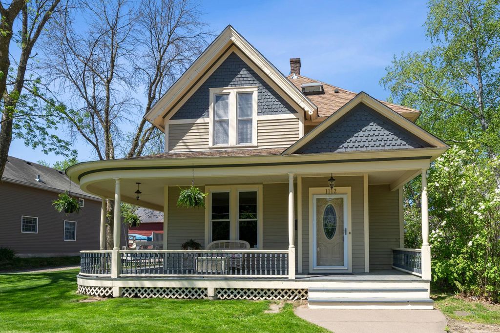 1112 4th Street S, Stillwater, MN 55082