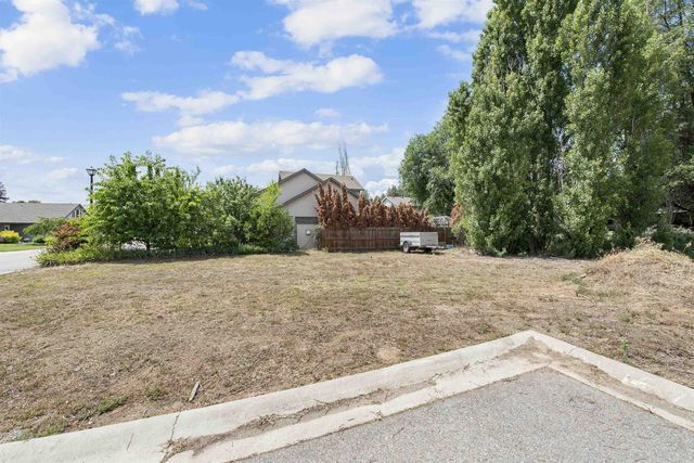 9021 E Princeton Ln, Spokane, WA 99212