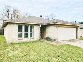15822 Baybriar Drive, Houston, TX 77489