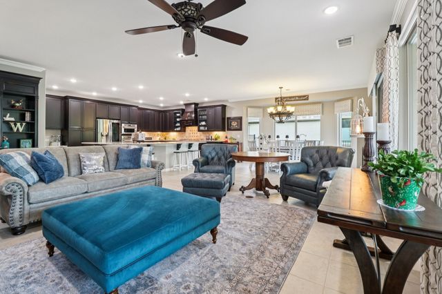 9813 lindenwood Trail, Denton, TX 76207