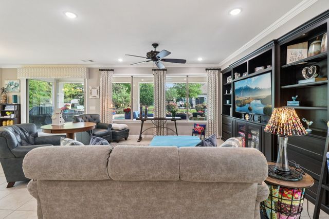 9813 lindenwood Trail, Denton, TX 76207