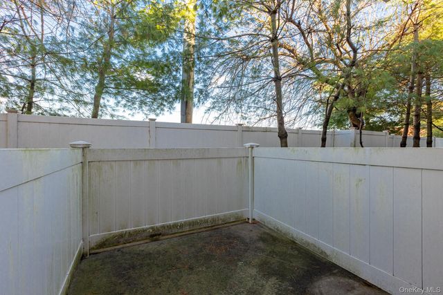11 Jacqueline Way, North Babylon, NY 11703