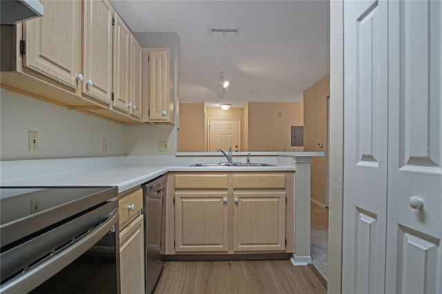 1930 SUMMER CLUB DRIVE 106, Oviedo, FL 32765