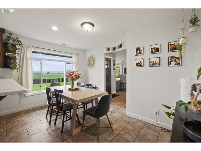 13986 S VICK Rd, Molalla, OR 97038