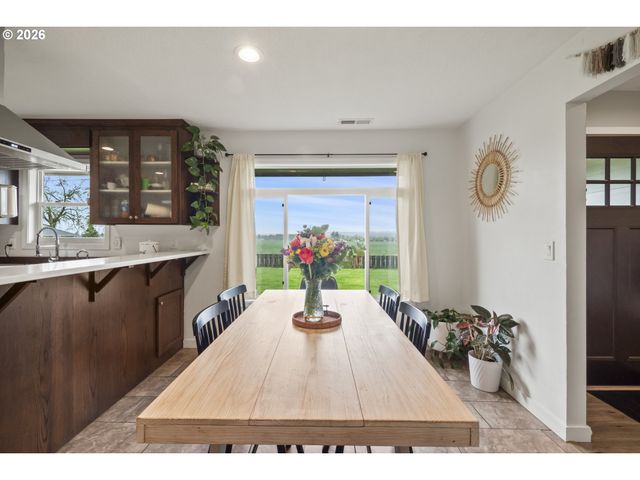 13986 S VICK Rd, Molalla, OR 97038