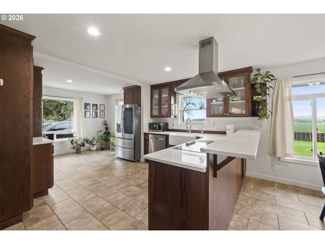 13986 S VICK Rd, Molalla, OR 97038