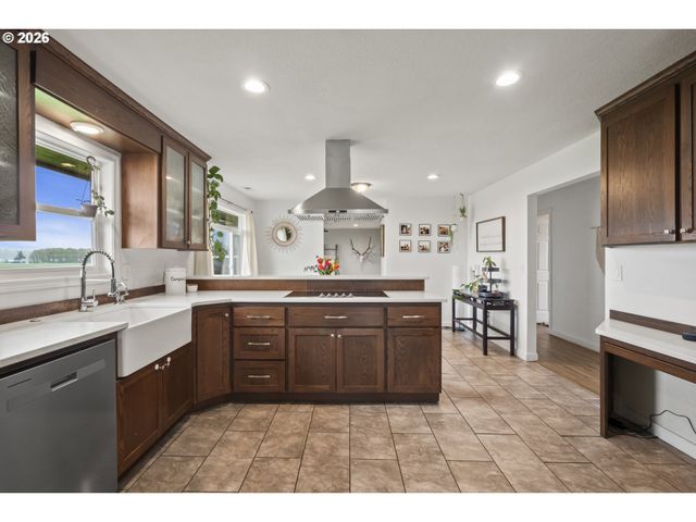 13986 S VICK Rd, Molalla, OR 97038