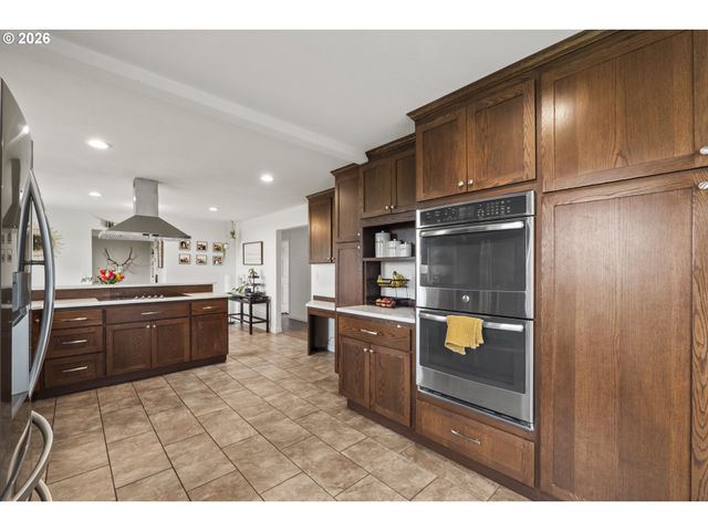 13986 S VICK Rd, Molalla, OR 97038
