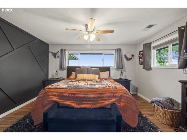 13986 S VICK Rd, Molalla, OR 97038
